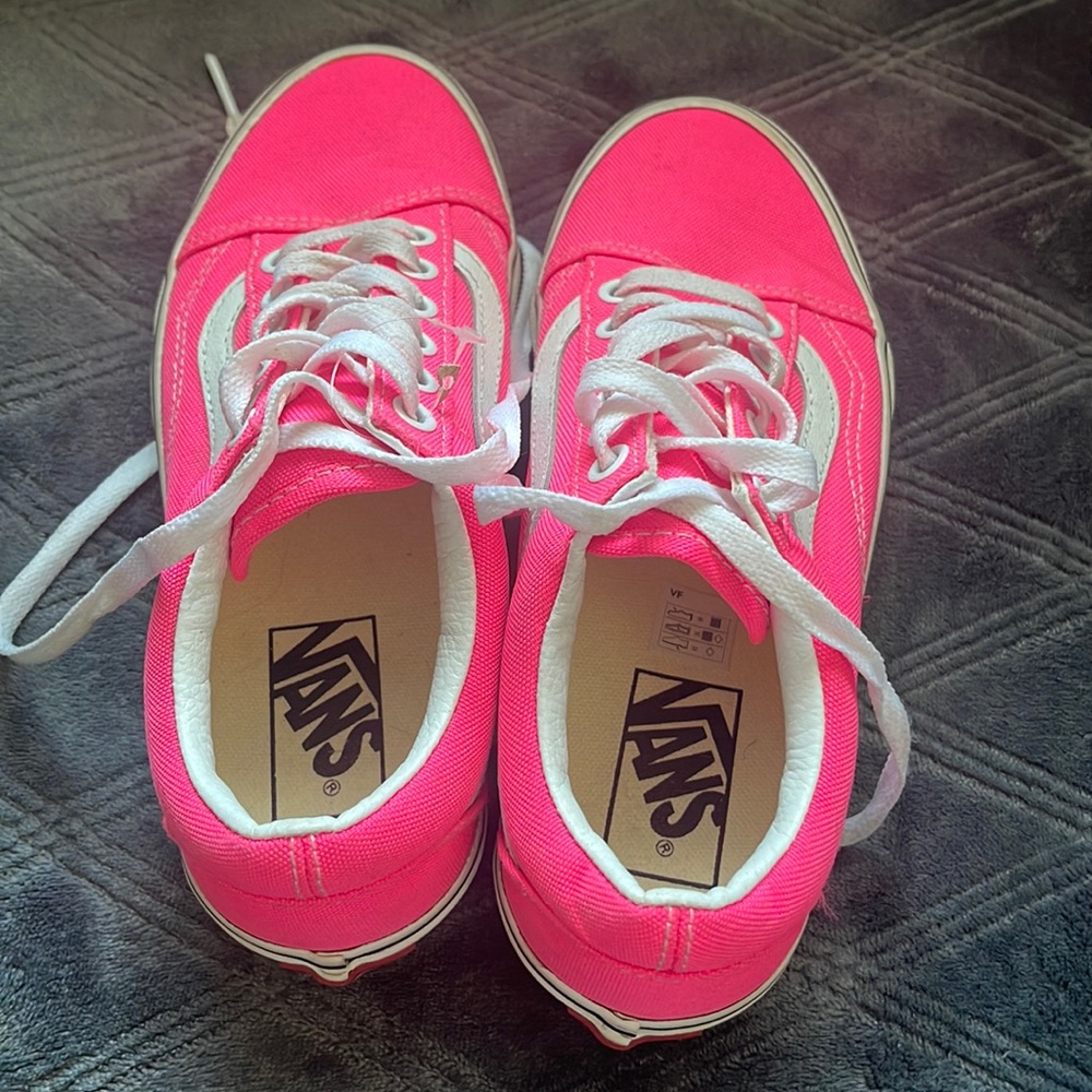 Neon pink Vans mens size 4/Womens size 5.5 💗